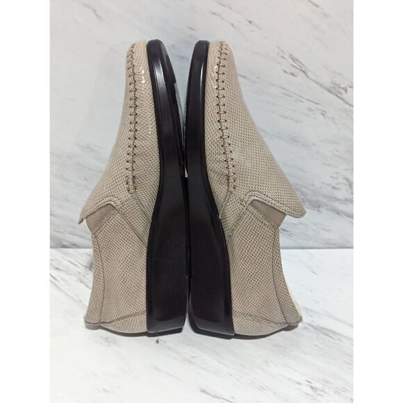 SAS Shoes Womens Tan Round Toe Tripad Comfort Foot Bed Slip-On Loafer Size 7.5 - Picture 4 of 8